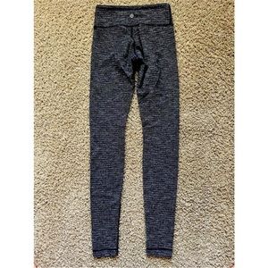 Lululemon black/white checkered leggings ankle length 29” inseam size 4